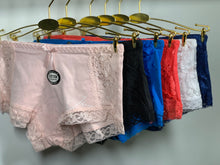 Load image into Gallery viewer, Lace Trim Cotton Boyshorts
